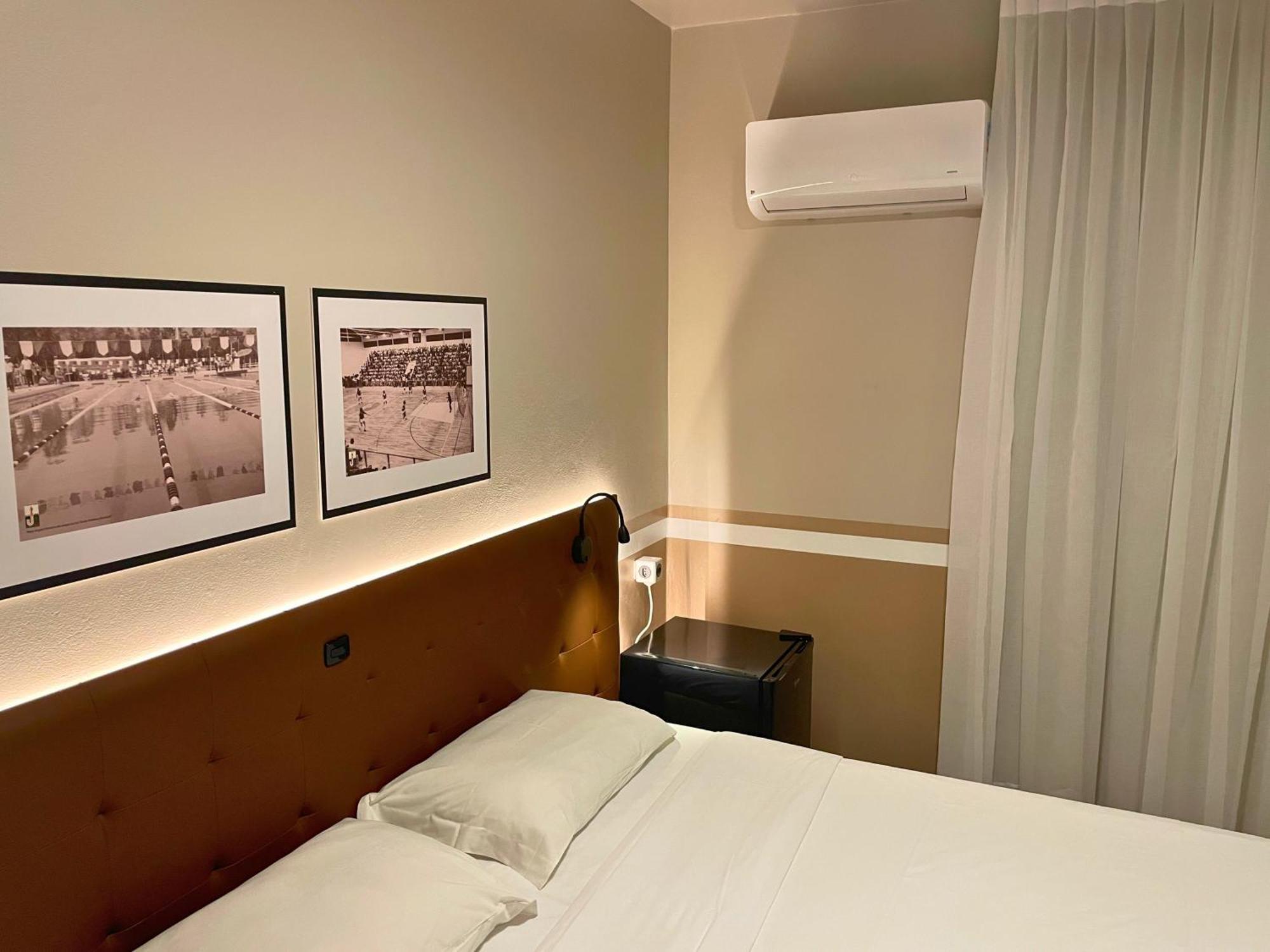 Nelo Hotel 2*